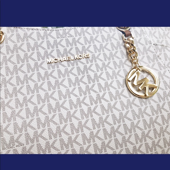 Gaby’sBags👜💕- NWT Michael Kors Bag Vanilla - Picture 5 of 8